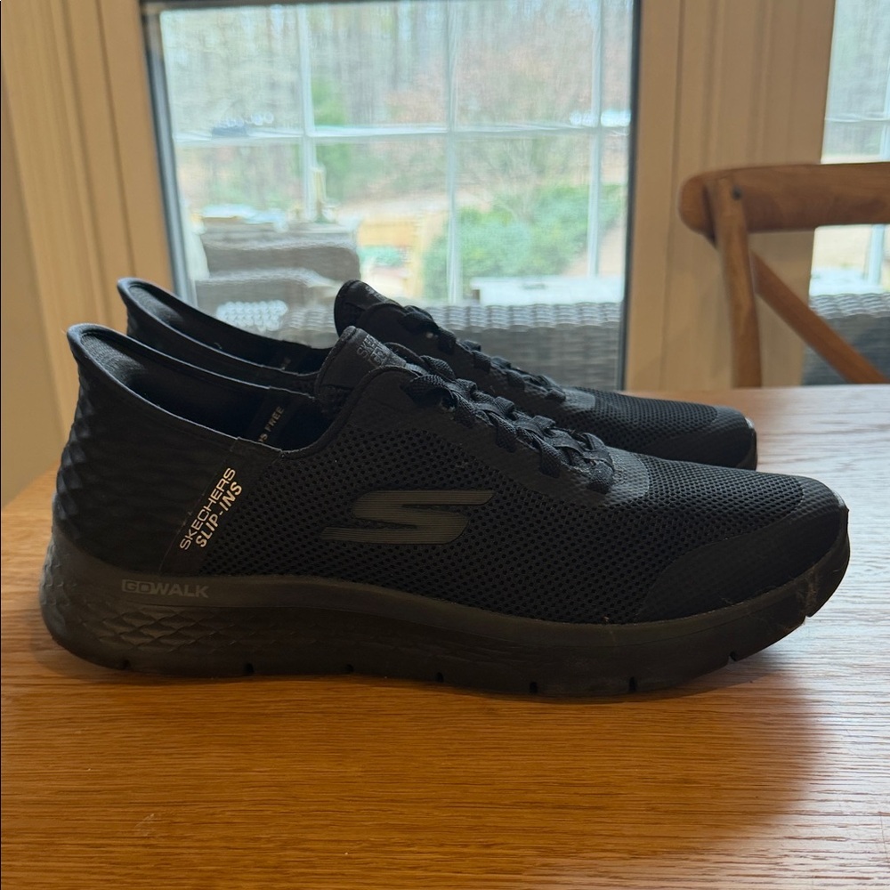 Skechers Men's Black Mesh Sneakers